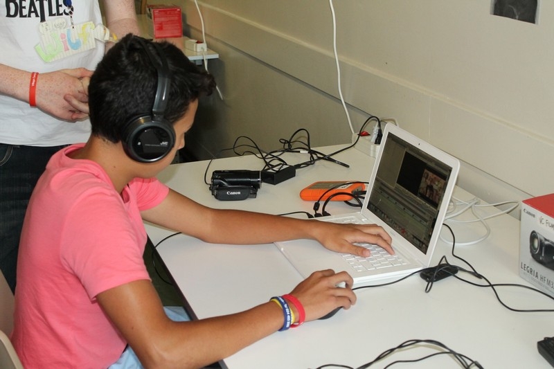Village Camps International Summer Camp Leysin, Switzerland 2025-08-09 https://www.villagecamps.com/journals_admin/images/692-33-film (11).jpg